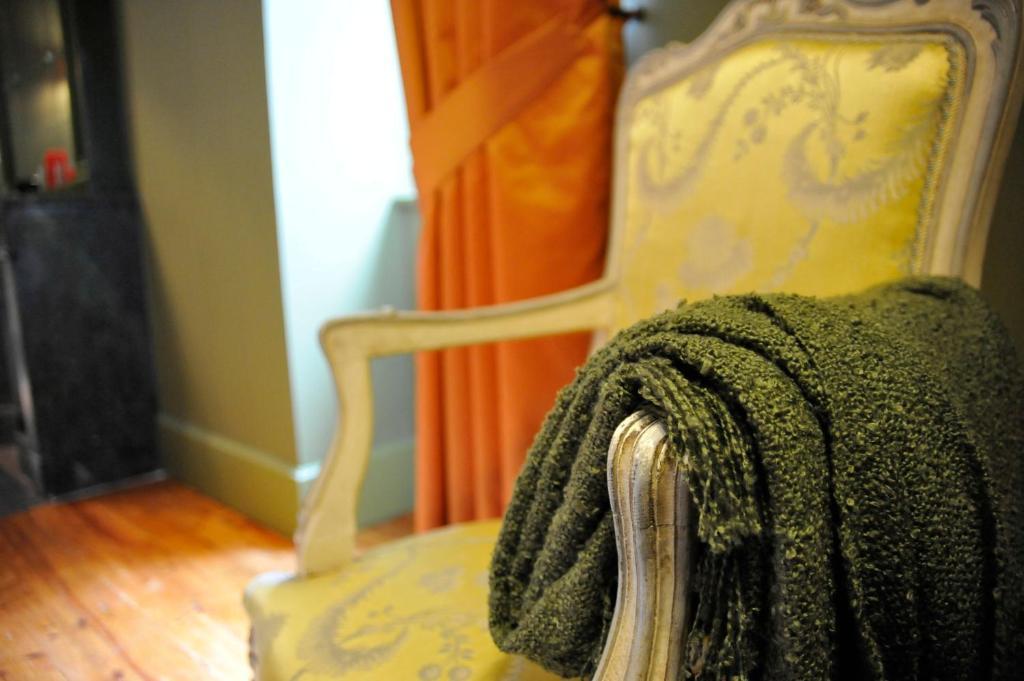 Domaine Des Grands Cedres Bed & Breakfast Cordelle ห้อง รูปภาพ