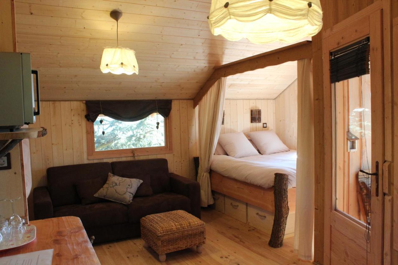 Domaine Des Grands Cedres Bed & Breakfast Cordelle ห้อง รูปภาพ