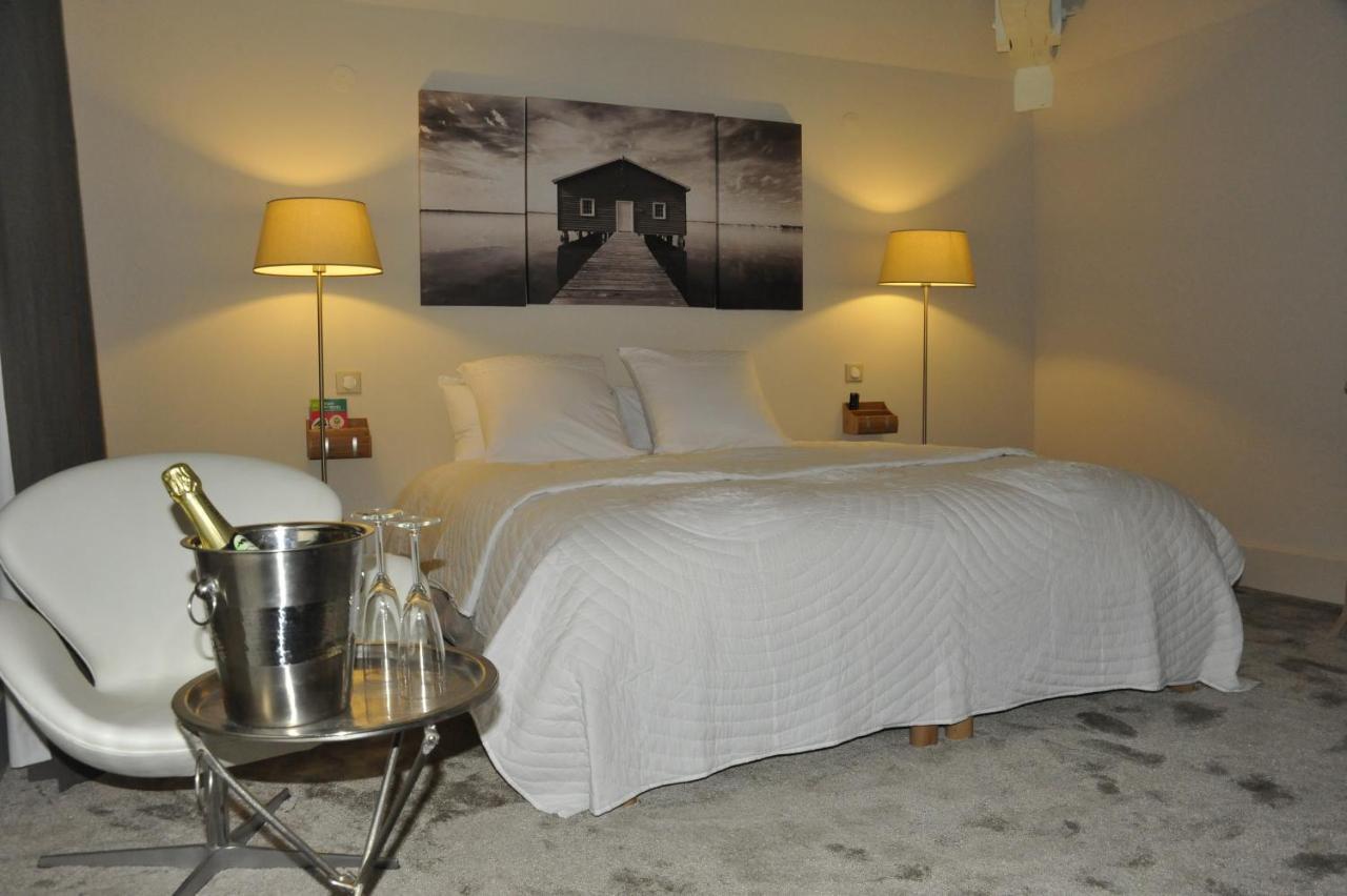 Domaine Des Grands Cedres Bed & Breakfast Cordelle ห้อง รูปภาพ